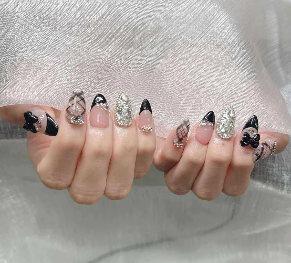 ネイル 長さ出し グラデーション 卒業式 キラキラネイル マグネットネイル ハンドネイル Lee Nailsのネイルデザイン
