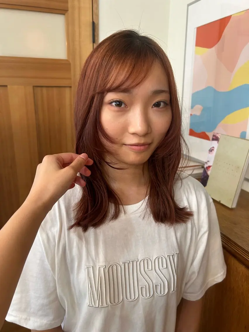 ミディアム 顔周りカット レイヤーカット 伊賀 海優のヘアスタイル