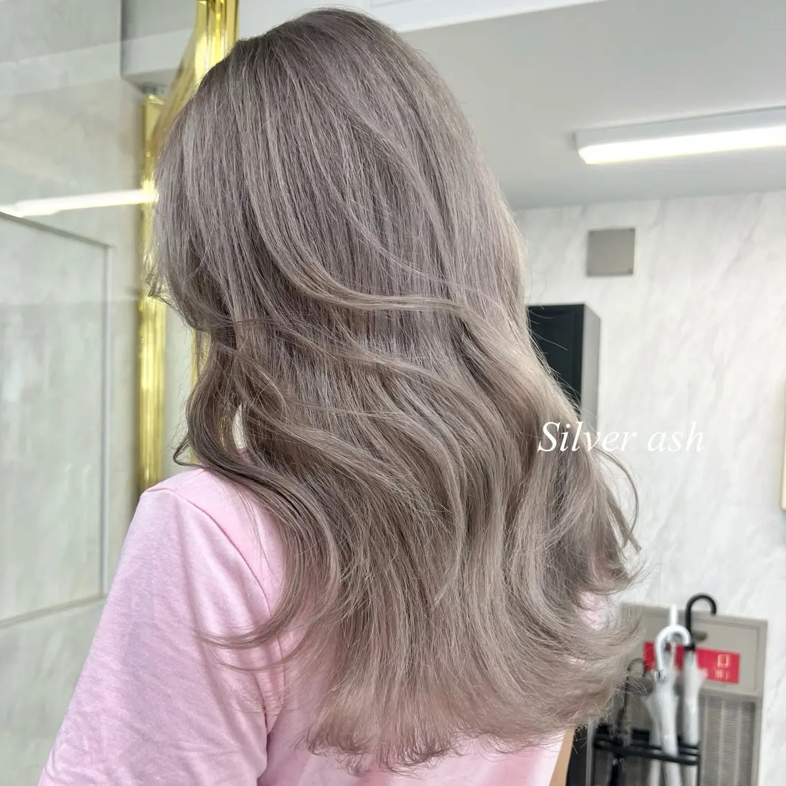 ロング カラー シールエクステ ハイトーンカラー エクステ ヘアカラー シールエクステ特化 ハイトーン、NANAのヘアスタイル