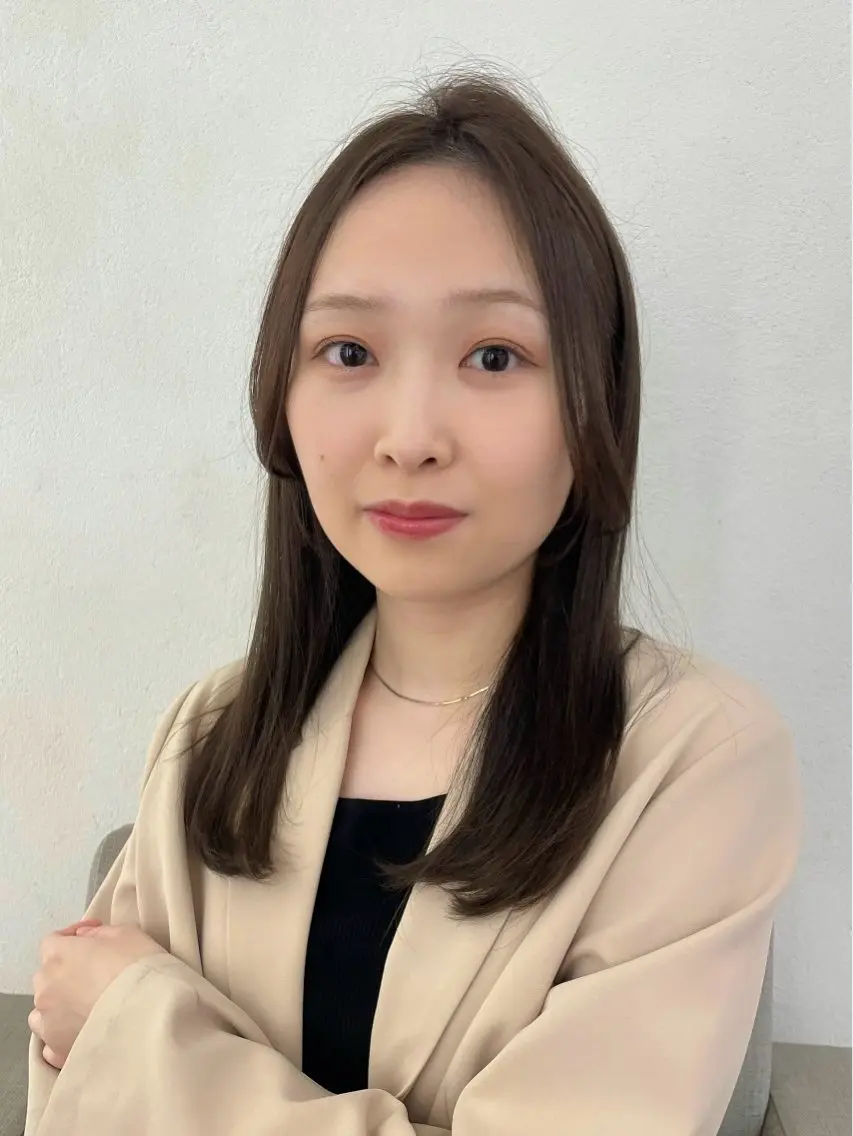 セミロング 米澤 由衣のヘアスタイル