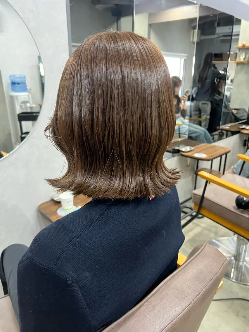 ショート カラー ベージュカラー ブリーチ ケアブリーチ ハイトーンカラー ミルクティーベージュ カット ヘアカラー YUI ハイトーンカラーのヘアスタイル