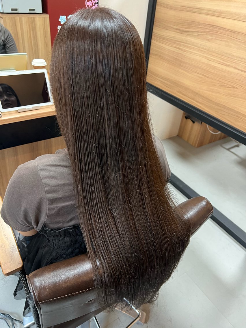 ロング カラー ブラウンカラー くすみブラウン カット ヘアカラー トリートメント 岩坪 明日花のヘアスタイル