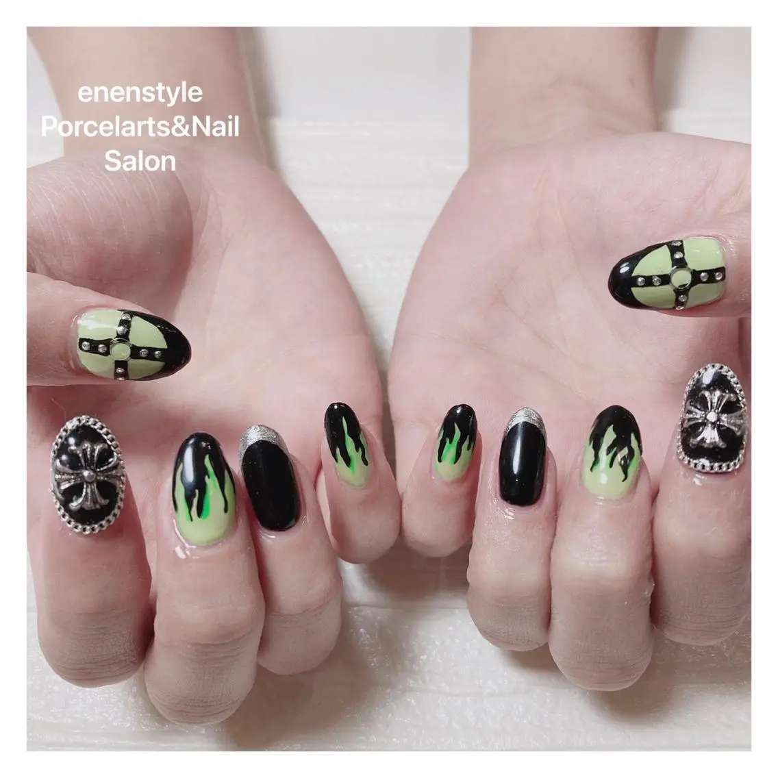 ミディアム ネイル ハンドネイル 🐾enen style 🐾のネイルデザイン