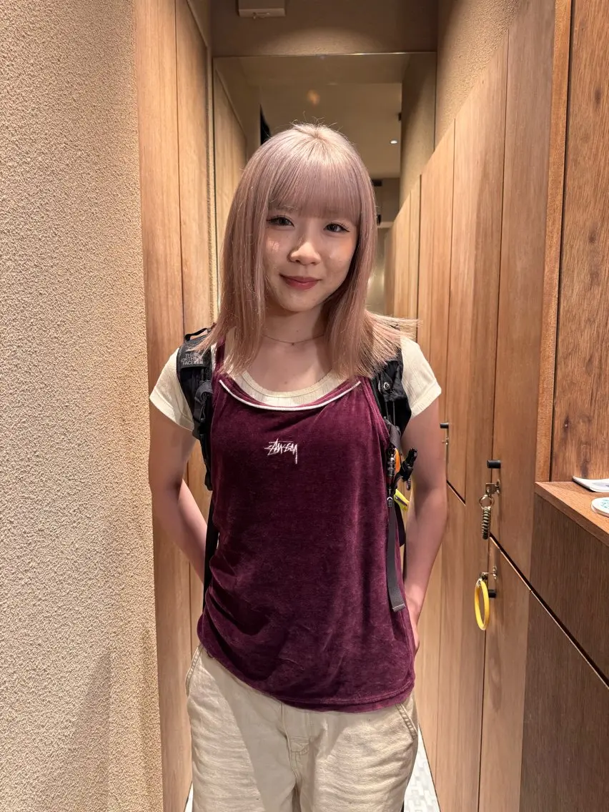 ミディアム カラー ヘアカラー hina 🛋️ブリーチカラーのヘアスタイル