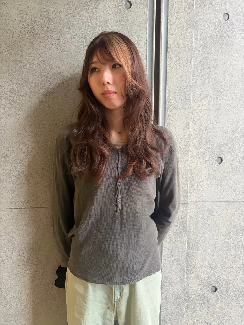 ロング カラー 髙橋 紗奈のヘアスタイル