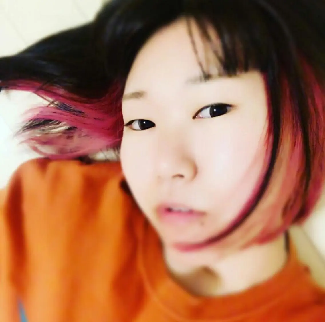 カラー ミディアム ヨシダ アズサのヘアスタイル