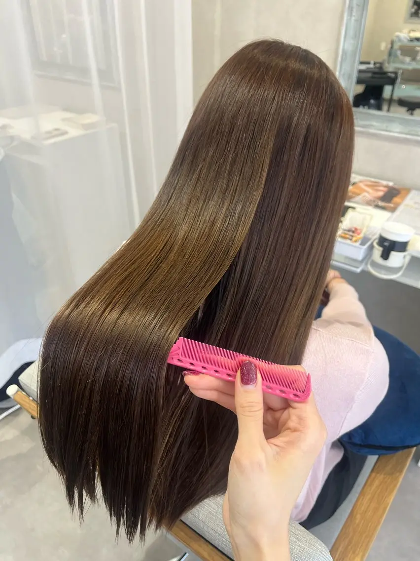 ロング カラー ベージュカラー ヘアカラー 森 愛友のヘアスタイル