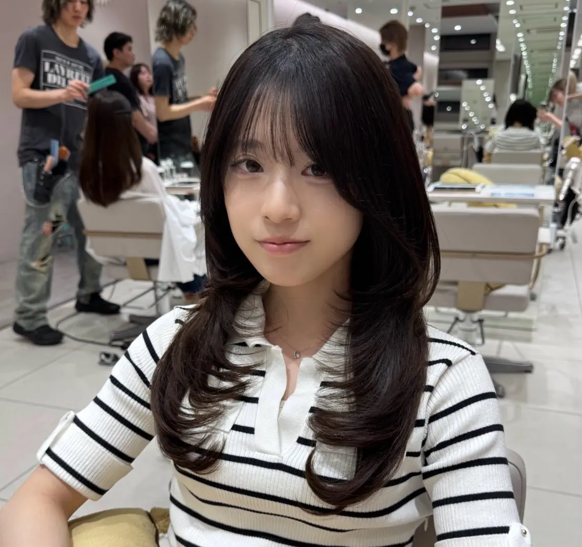 ロング カラー ロングレイヤー 顔周りカット ハッシュカット ハイレイヤー 韓国風ヘア レイヤー/顔まわり/ 透明感カラー/れいなのヘアスタイル