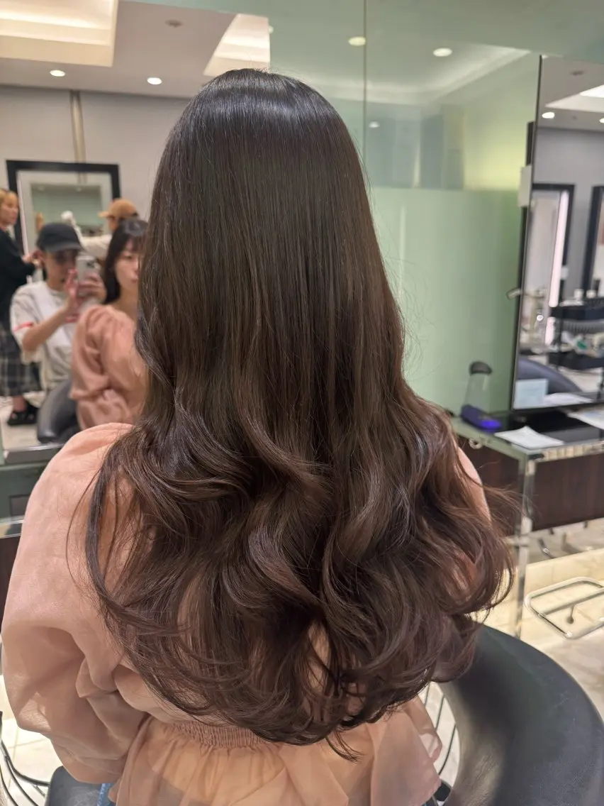 ロング 伸ばしかけ 韓国風ヘア ロング トリートメント カット パーマ コテ巻きパーマ 藤野佑成のヘアスタイル