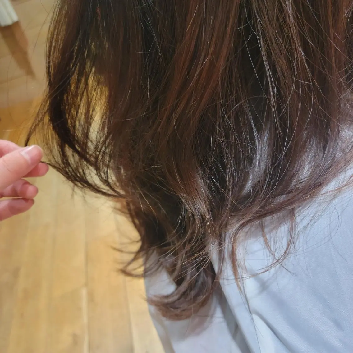 ロング パーマ レイヤーカット 森岡 紗羽のヘアスタイル