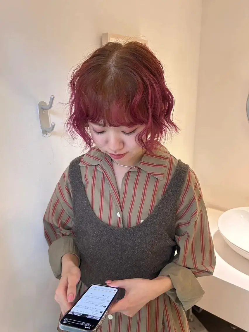 ショート カラー yukie/ ブリーチカラーのヘアスタイル
