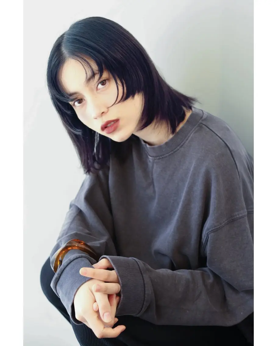 ミディアム 嶋崎 留美のヘアスタイル