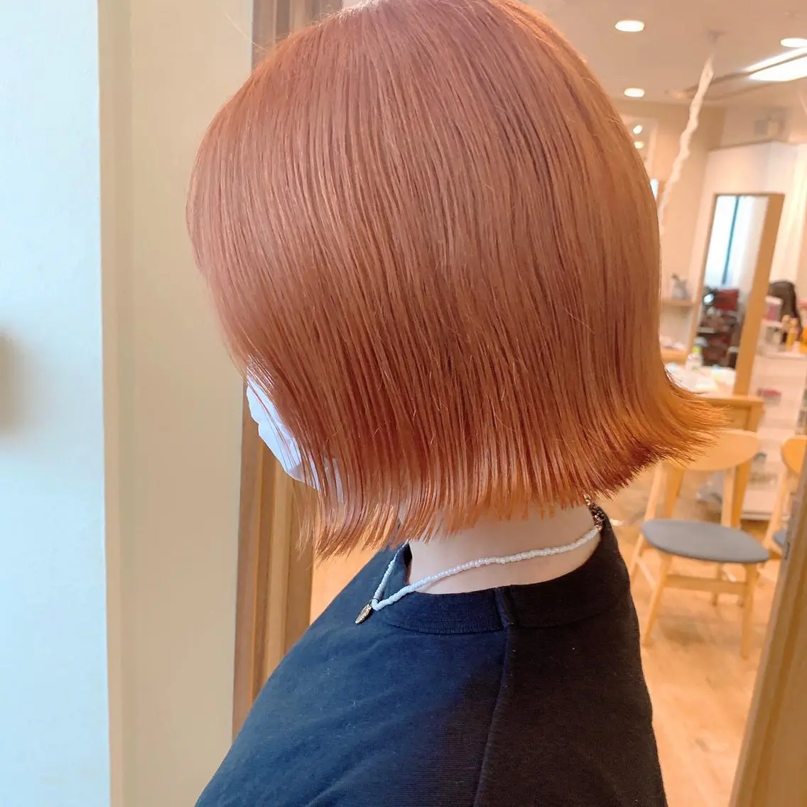 ショート カラー ブリーチ オレンジ NUMBER_ ユイナのヘアスタイル