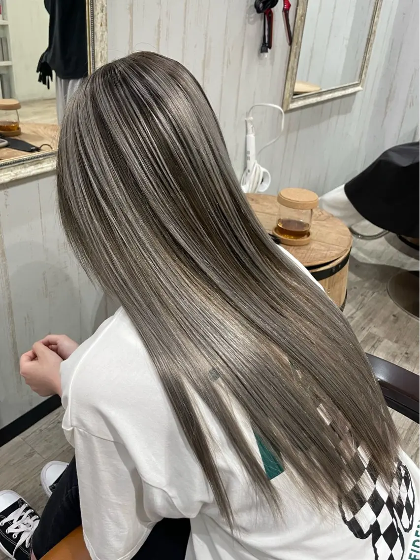 ケア(エフェクト)ブリーチ+シャドールーツカラーの写真