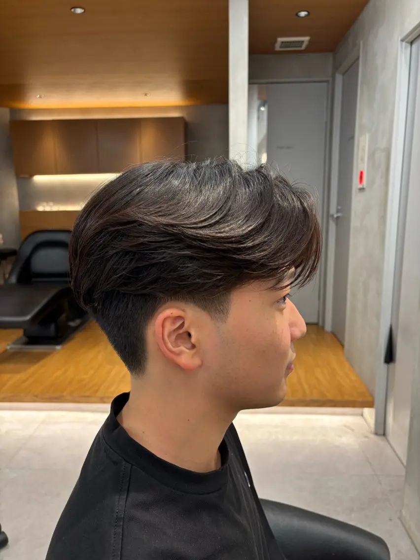 パーマ メンズ カット パーマ トリートメント ヘアセット 表参道/スパイキー /センターパートのヘアスタイル