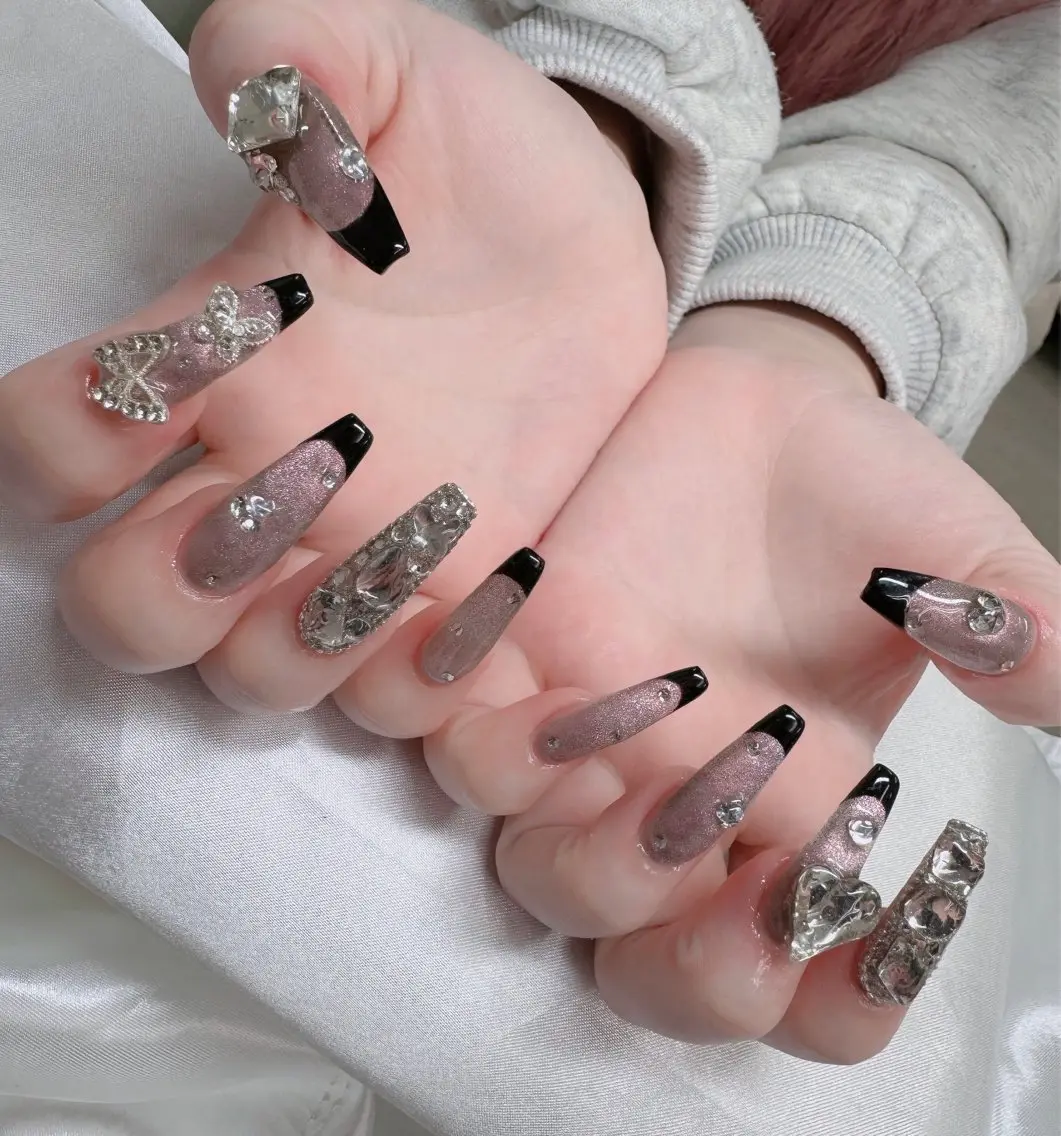 ネイル オーロラネイル フレンチネイル ジェルネイル ハロウィン キラキラネイル H.baby Nail Salonのネイルデザイン