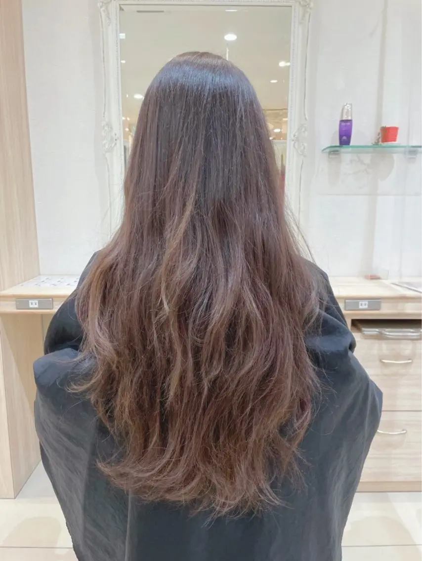 ロング カラー ハイトーン🌈✨️ 吉村美沙季のヘアスタイル