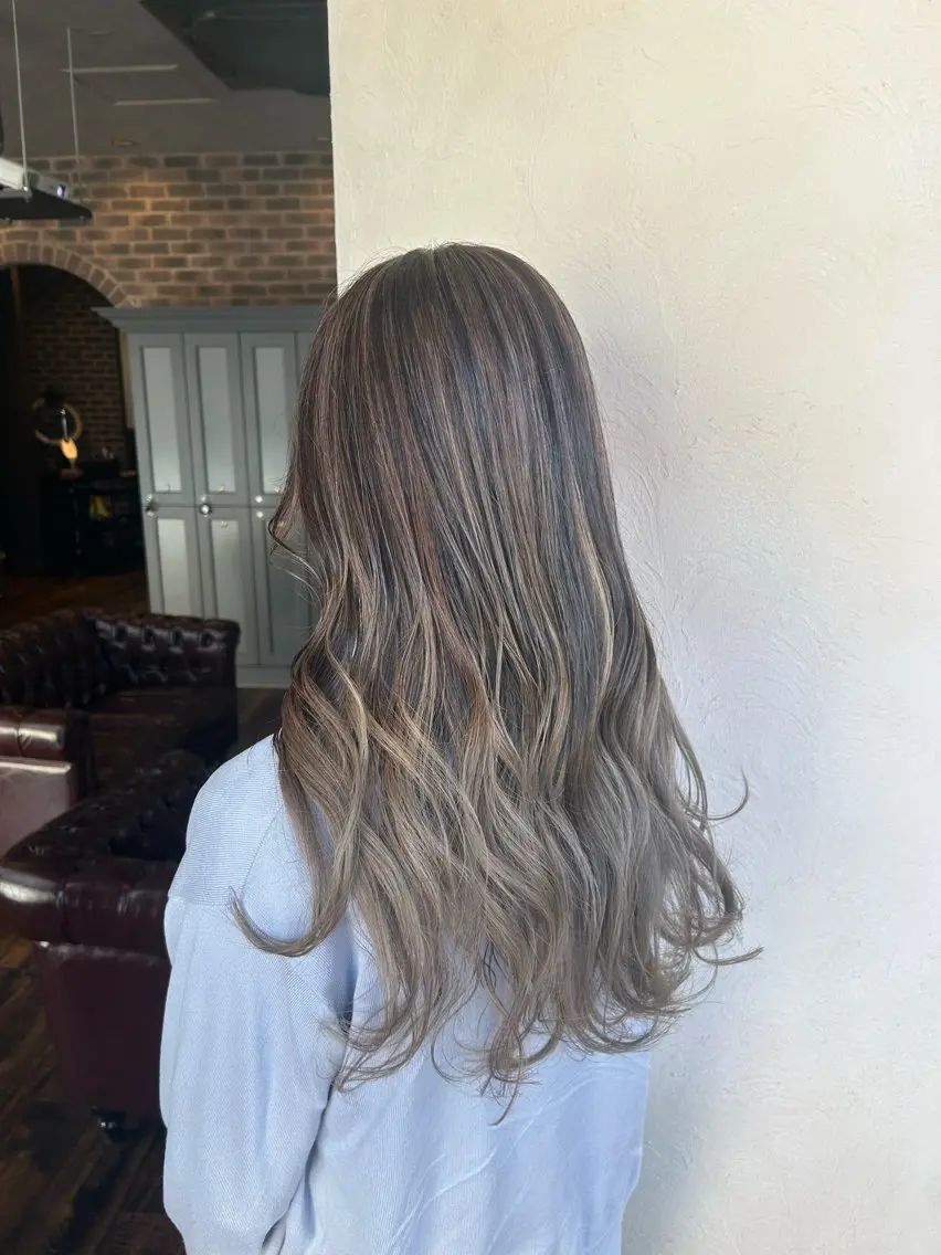 ロング カラー ヘアアレンジ ヘアカラー トリートメント 梅木李奈🍒府中/ レイヤー透明感カラーのヘアスタイル