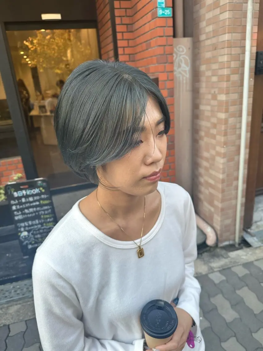 ショート カラー ブルーカラー ヘアカラー トリートメント 艶髪レイヤー上田 紗也🇰🇷💗のヘアスタイル