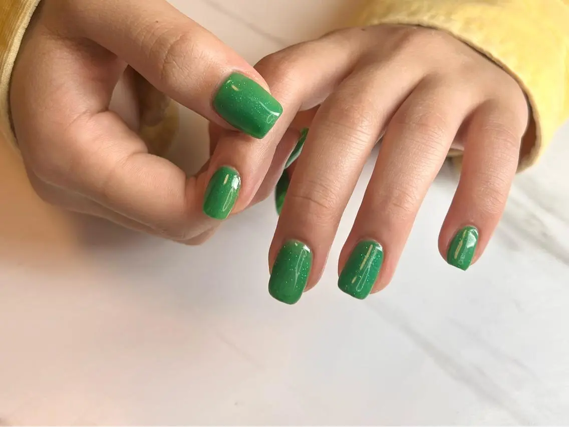 セミロング ネイリスト シンのネイルデザイン