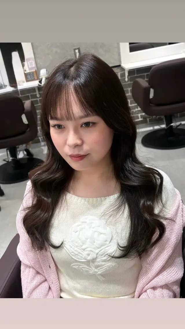 セミロング アッシュ アッシュグレー アッシュグレージュ 髪質改善 韓国風ヘア カット ヘアカラー トリートメント あい❤︎ /髪質改善/韓国巻きのヘアスタイル