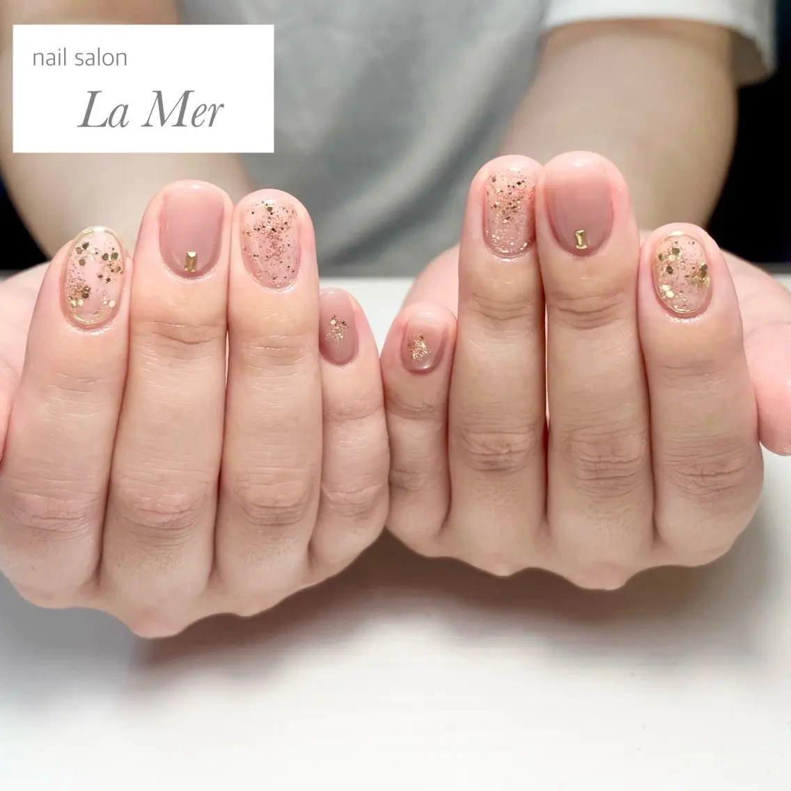 ネイル クリアネイル ゴールド キラキラネイル ラメ(グリッター) オフィスネイル ハンドネイル nailsalon La Merのネイルデザイン