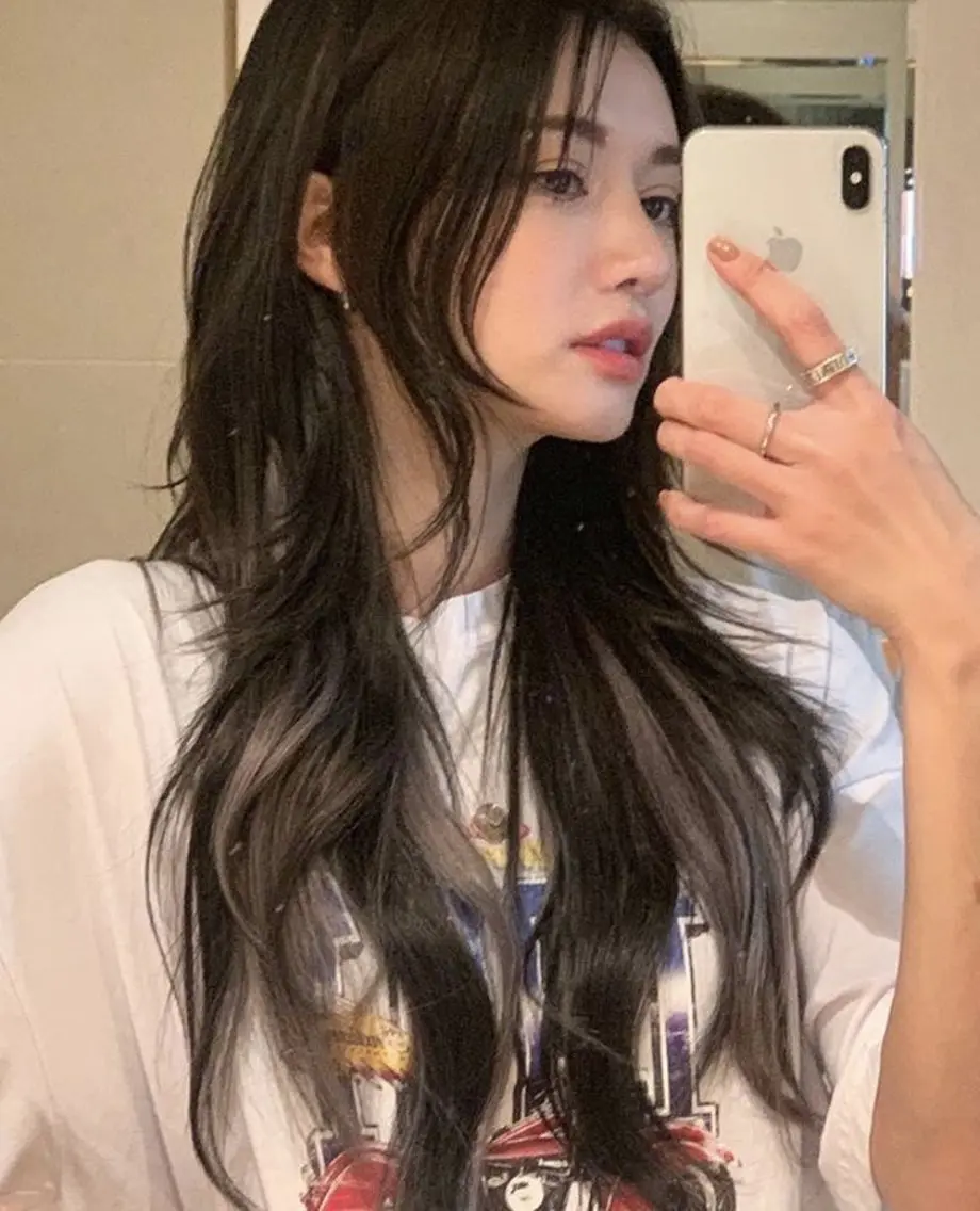 ロング カラー ヘアアレンジ カット ヘアカラー トリートメント ヘアセット レイヤー×透明感カラ ーHAYATOのヘアスタイル