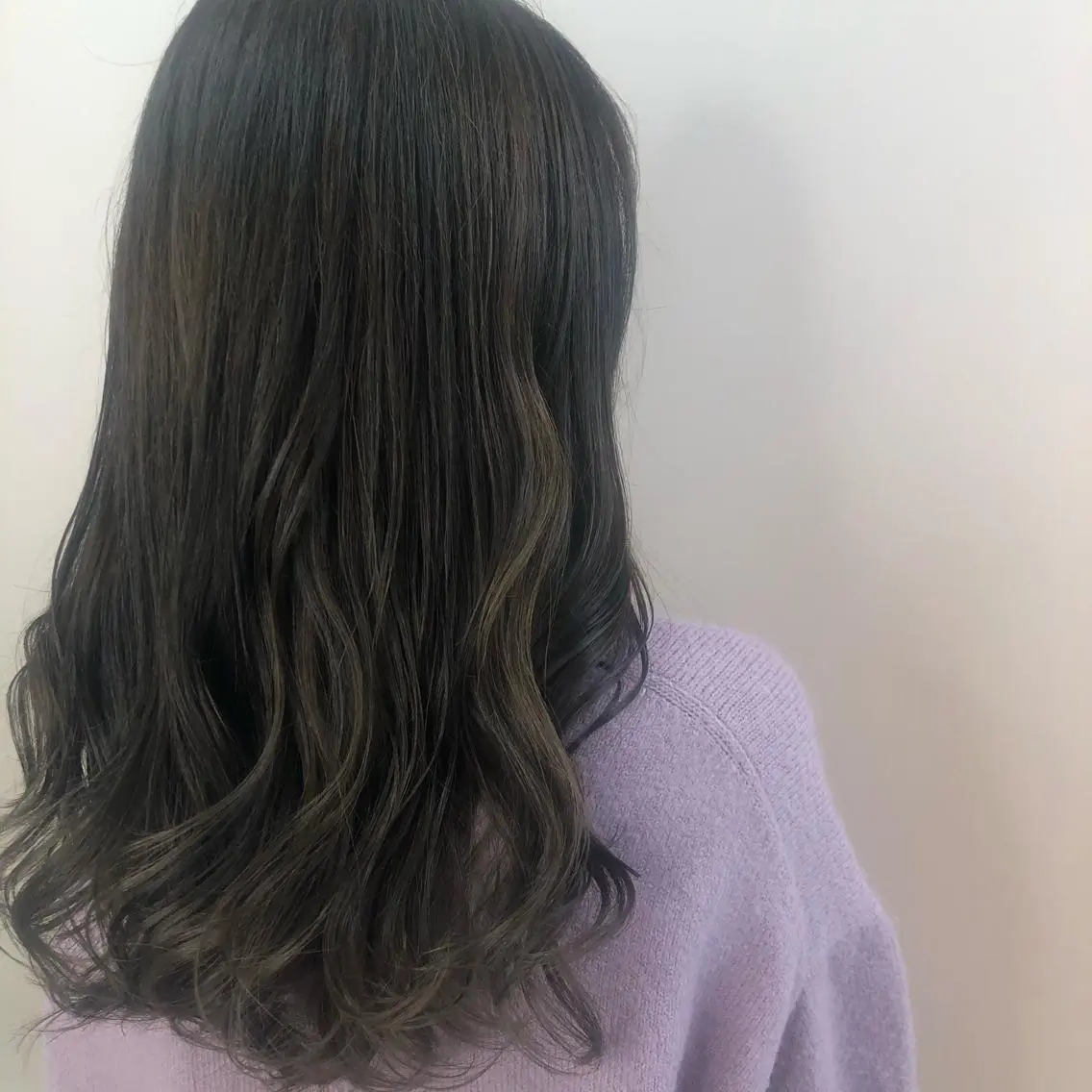 ロング カラー グレージュ 小顔レイヤー/ ベージュ🤍Rieのヘアスタイル