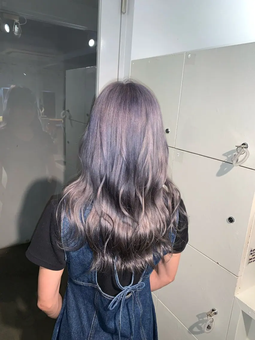 ロング カラー ヘアアレンジ ラベンダーカラー シルバー 似合わせレイヤー ‪ෆ‪.*艶髪補修のヘアスタイル