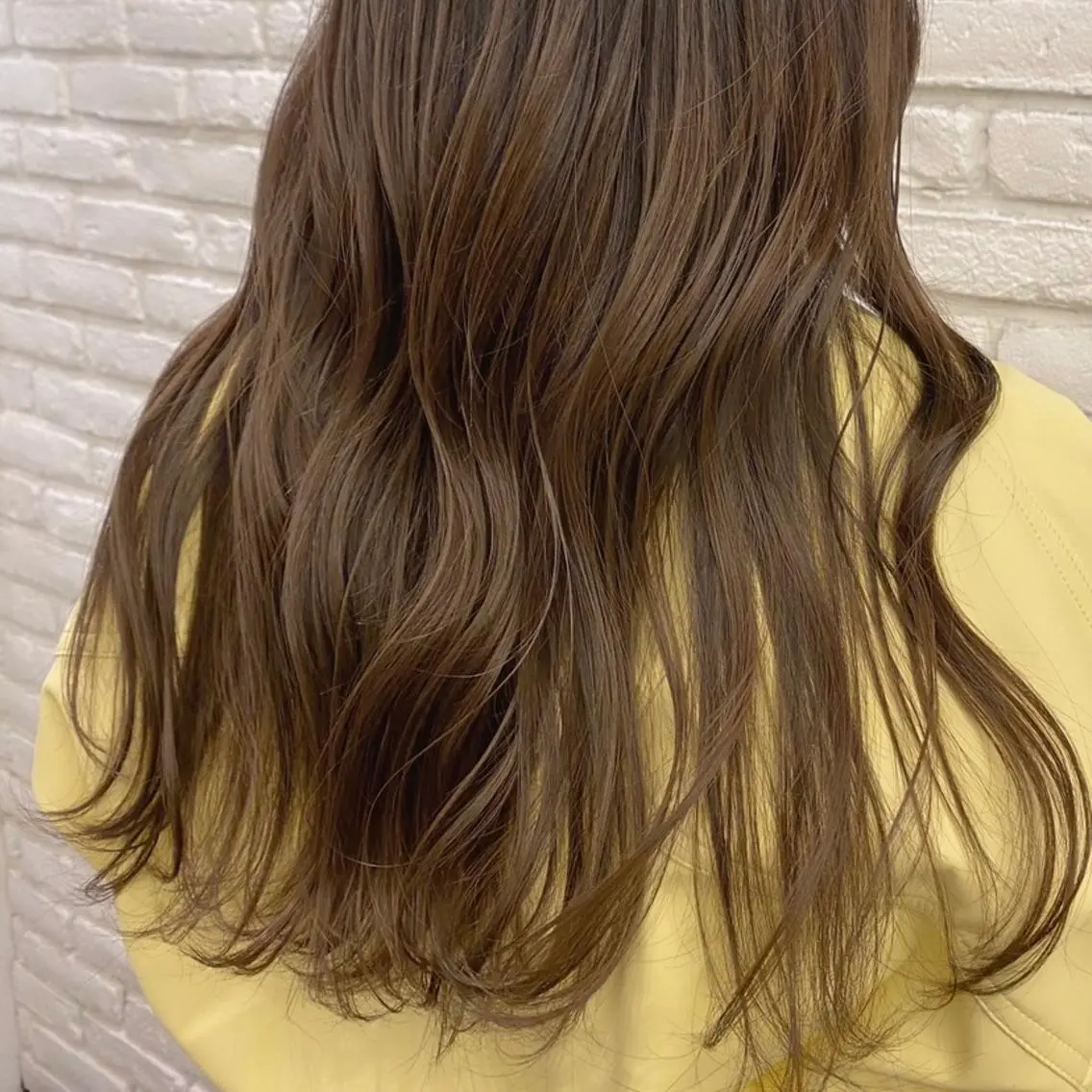 ロング カラー ベージュカラー 透明感カラー オリーブベージュ ✨️今だけ無料✨️ 鶴田みなみのヘアスタイル