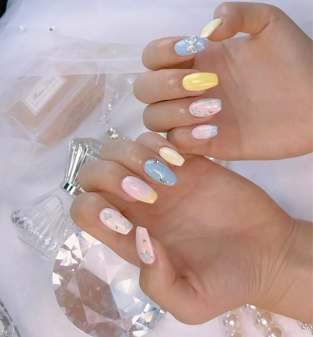 ネイル アートネイル ジェルネイル 韓国ネイル ニュアンスネイル ハンドネイル Luna Nail.Novaのネイルデザイン