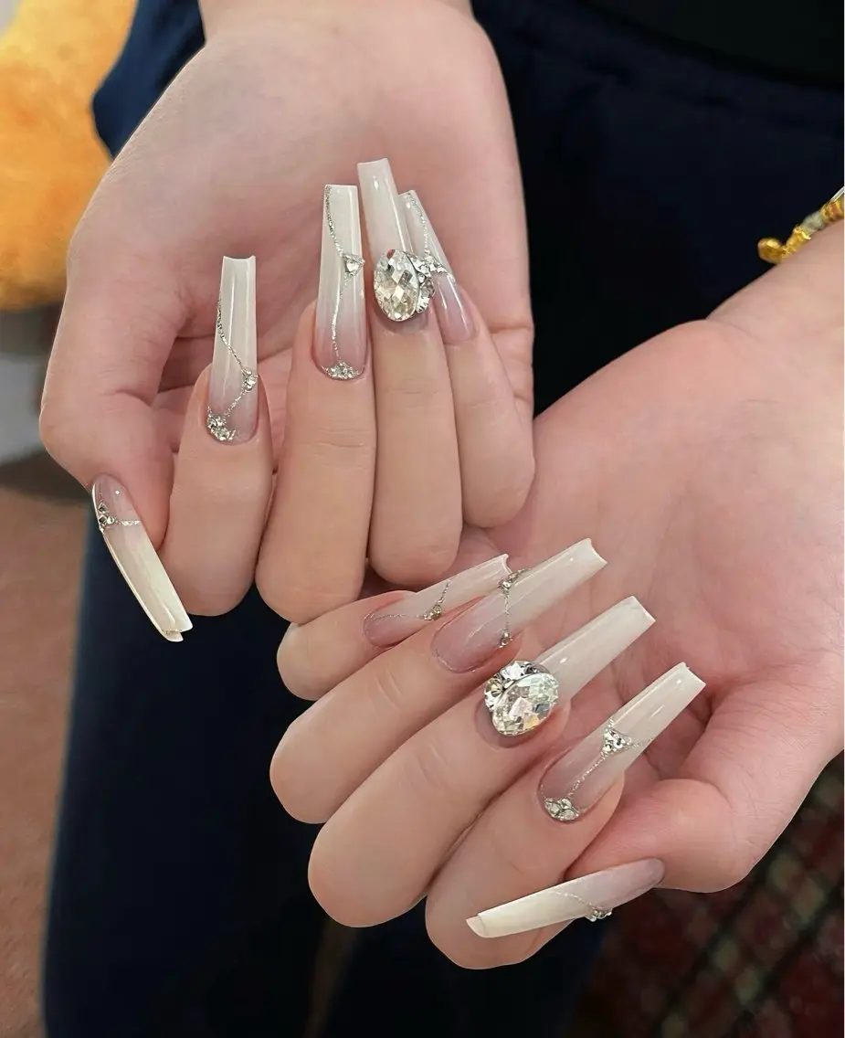 ネイル アートネイル フレンチネイル マグネットネイル ミラーネイル オフィスネイル ハンドネイル Blossom nail_研修のネイルデザイン