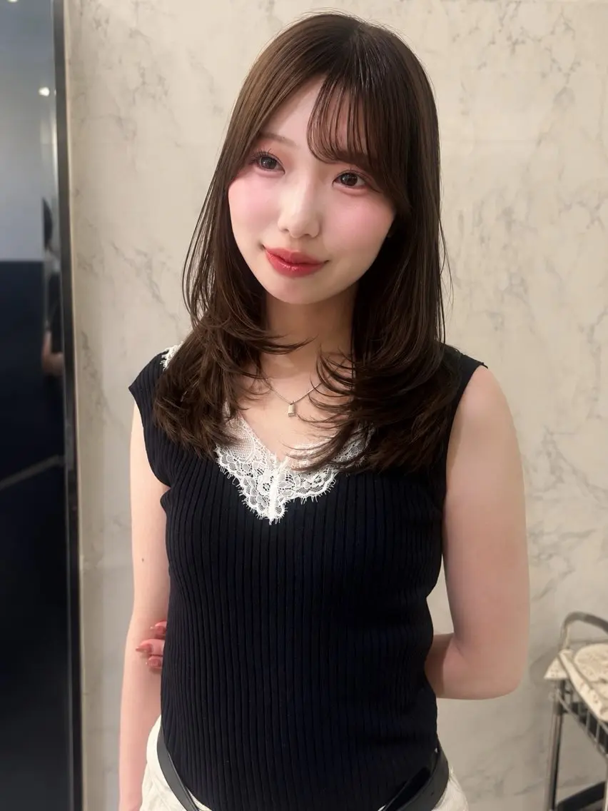 セミロング レイヤーカット カット ヘアカラー トリートメント レイヤーカット /朝尾愛花のヘアスタイル