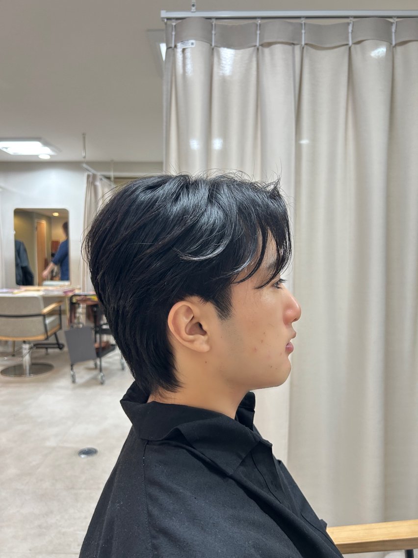 メンズ センターパート メンズ韓国風 カット 椎木 優斗のヘアスタイル