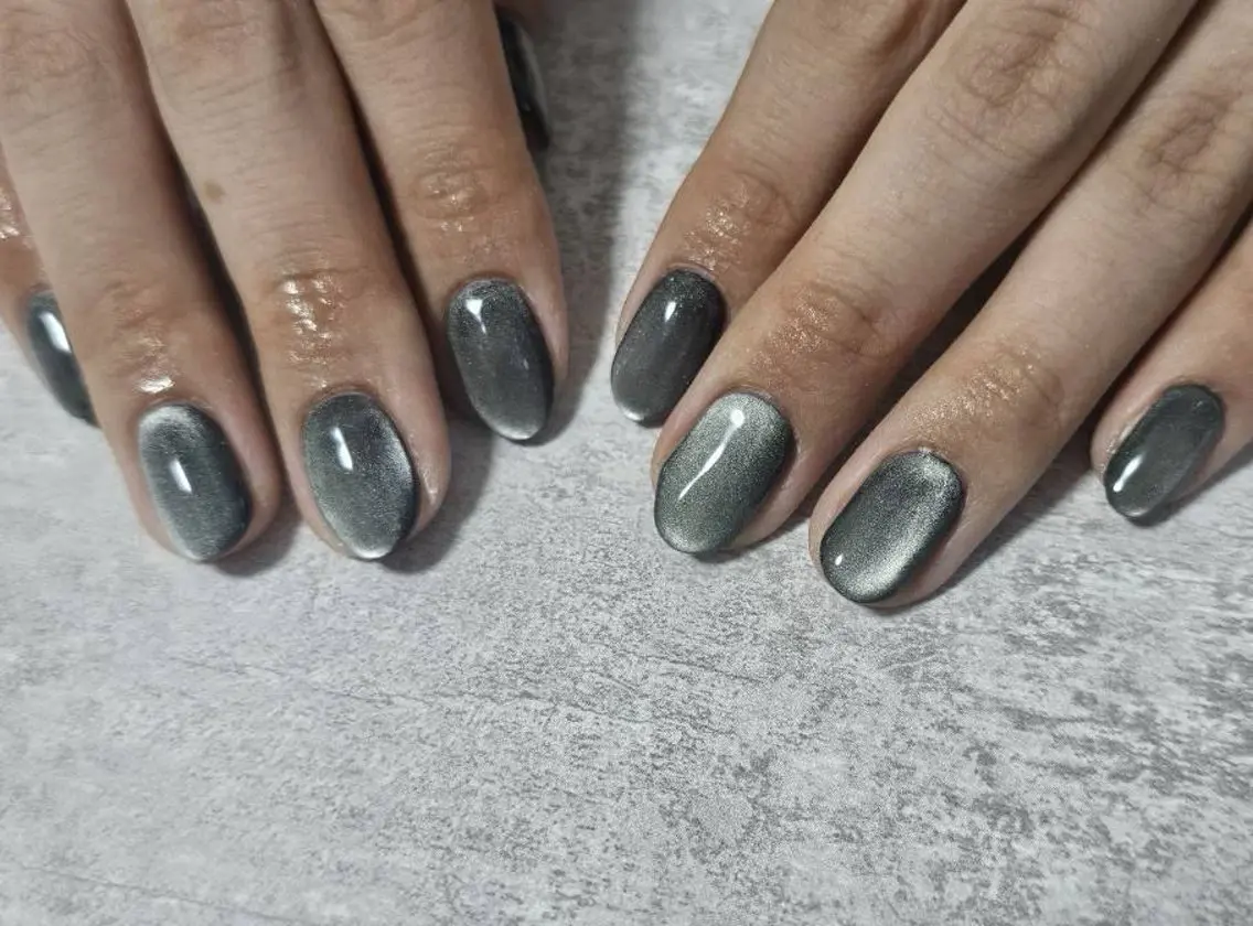 ネイル オーロラネイル フットネイル フレンチネイル ジェルネイル マグネットネイル ハンドネイル mogunail &blowのネイルデザイン