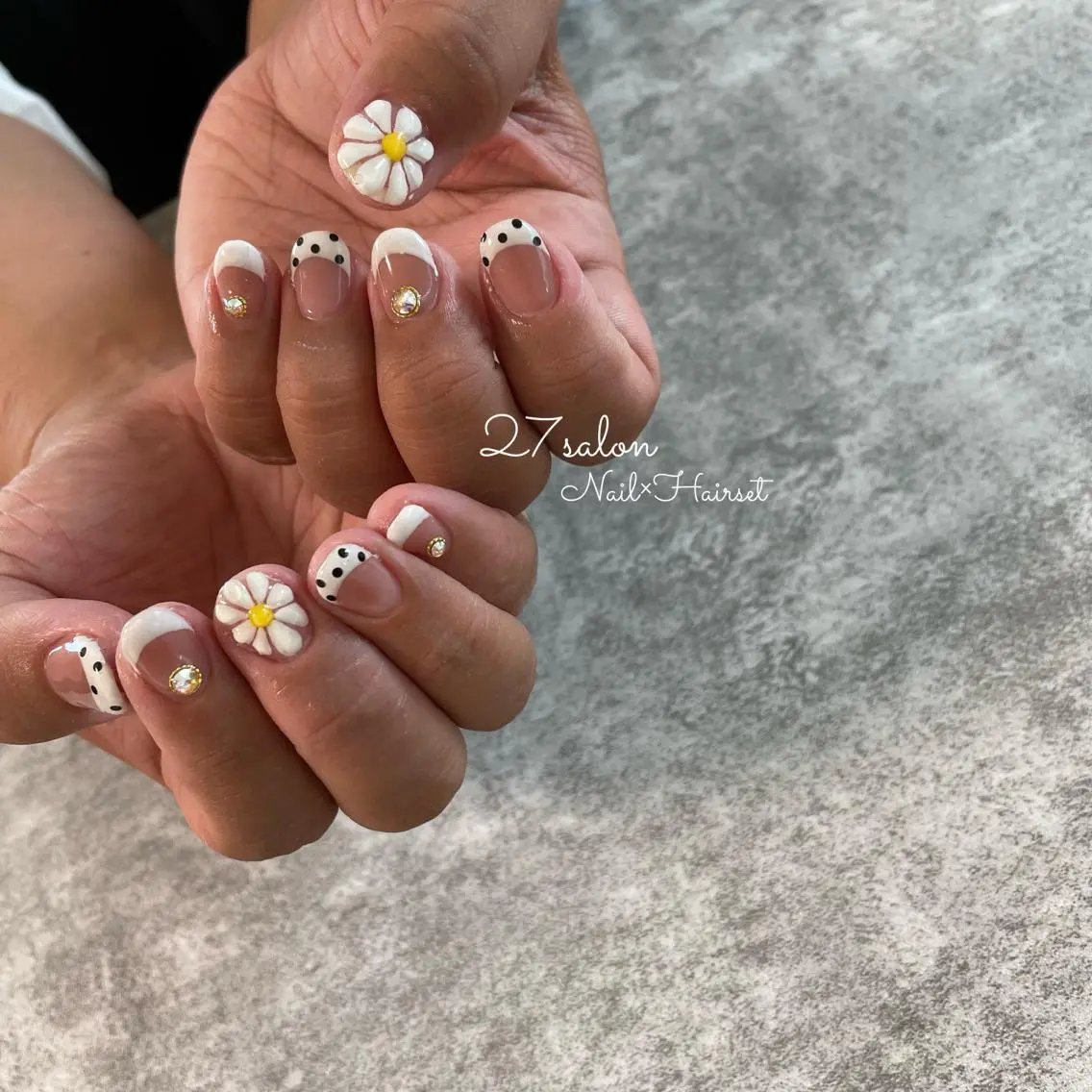 ネイル ドット フラワーネイル ぷっくりネイル 27salon yuinaのネイルデザイン
