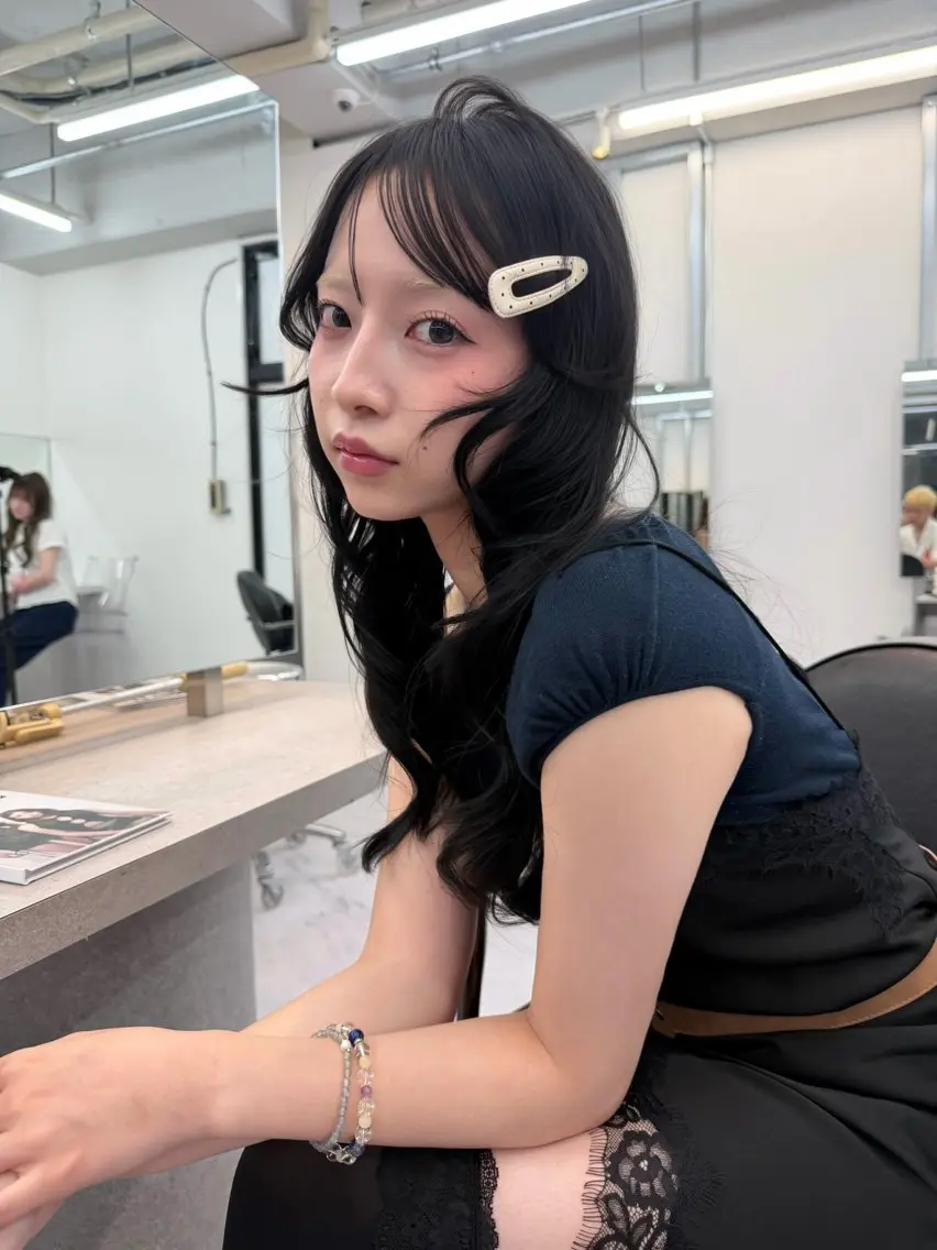 ロング カラー パーマ ヘアアレンジ ベージュカラー ブリーチ ケアブリーチ デザインカラー ダブルカラー TATSUハイトーン ミルクティーベージュのヘアスタイル
