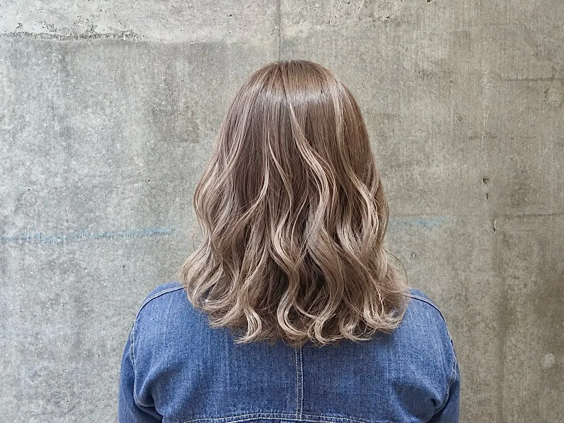 ミディアム カラー 蓮見友里 PiSTA/portのヘアスタイル