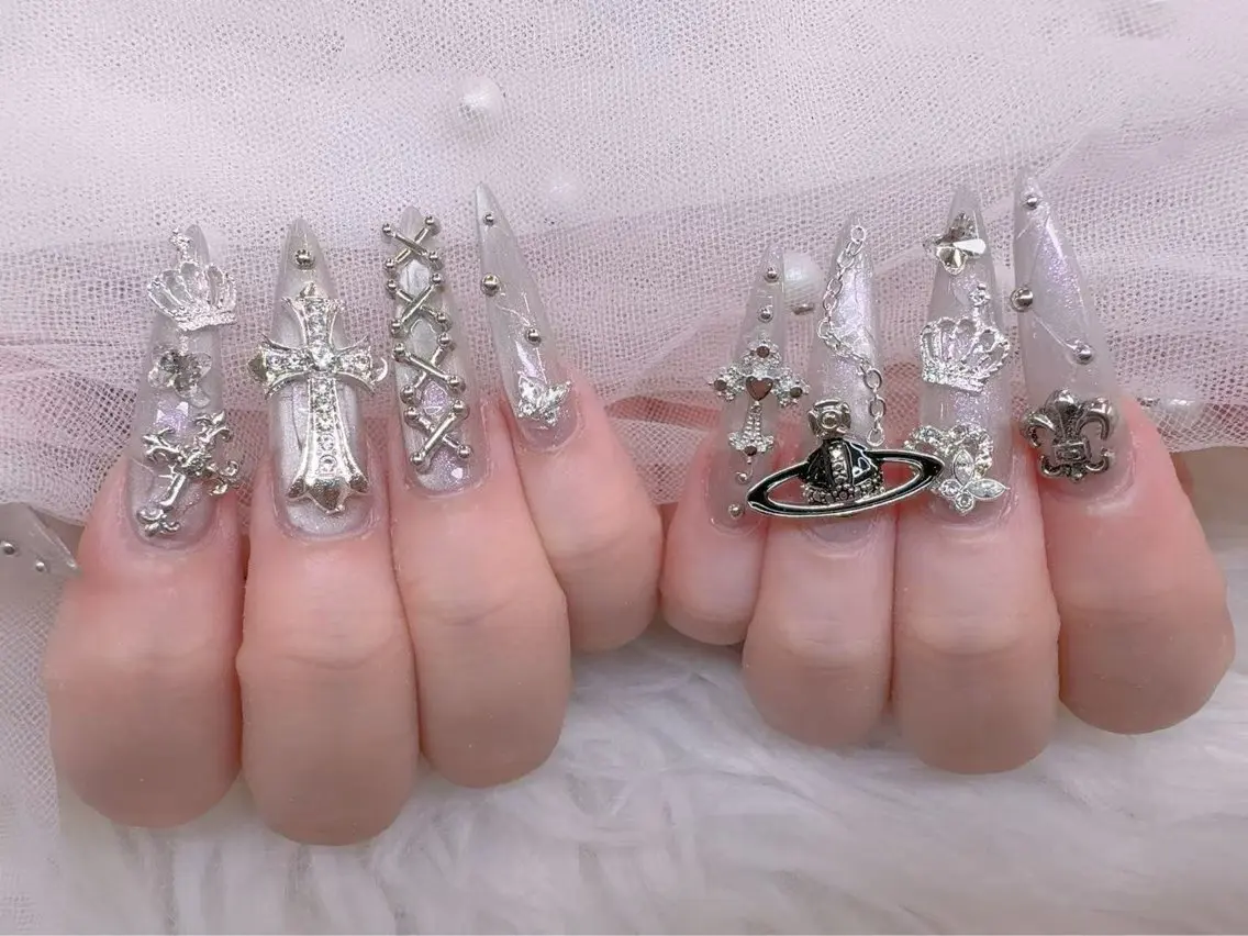 ネイル UMI ネイルサロン新宿🎀のネイルデザイン