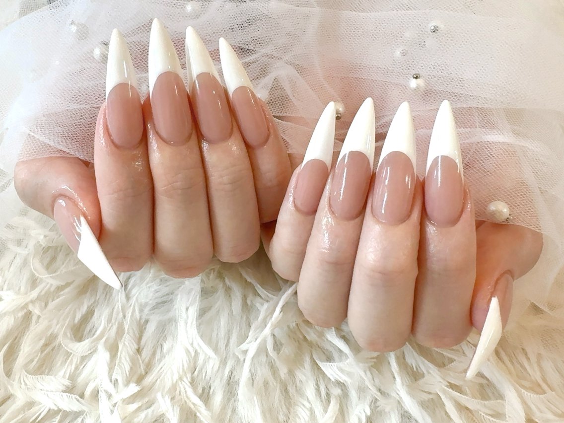 オフなし💎チップ長さだしフレンチネイル💅（一色のみ、ベースカラー追加500円、長さだしオフ+1500円）の写真