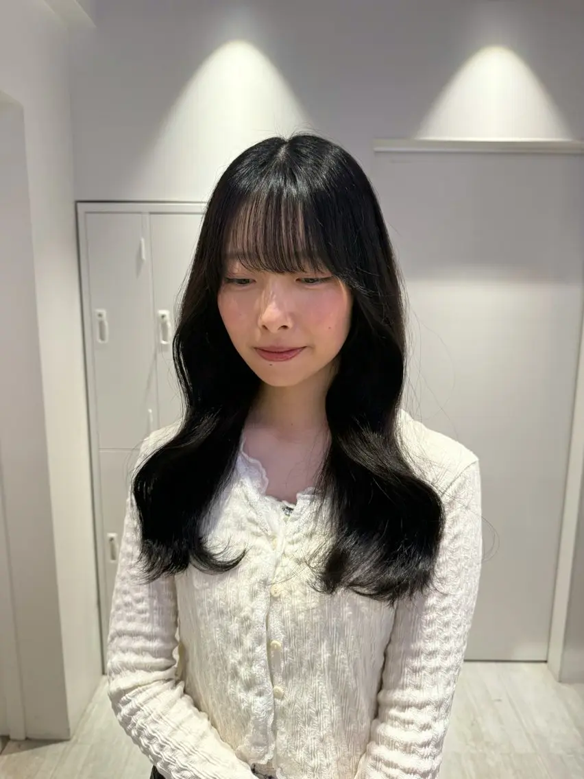 ロング くびれヘア カット ヘアカラー トリートメント akira iconのヘアスタイル