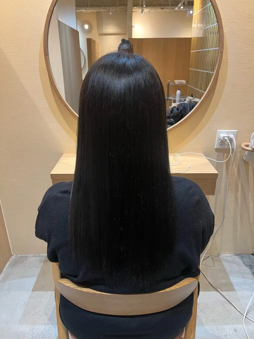 ロング カラー アッシュ 透明感カラー 髪質改善ストレート× 透明感カラー / 花のヘアスタイル