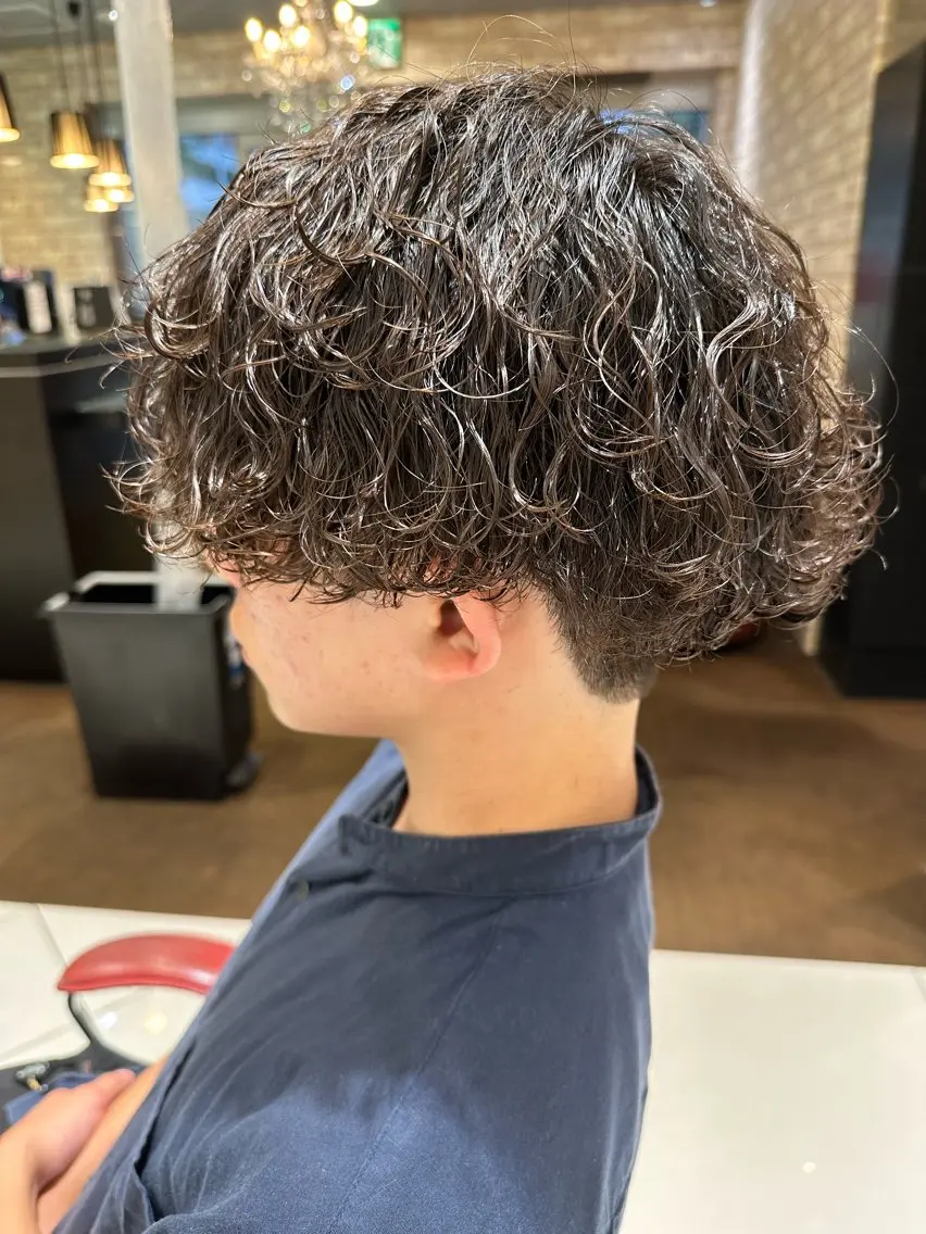 ショート パーマ メンズ メンズパーマ 波巻きパーマ 💈メンズ特化 美容師サキ💈のヘアスタイル
