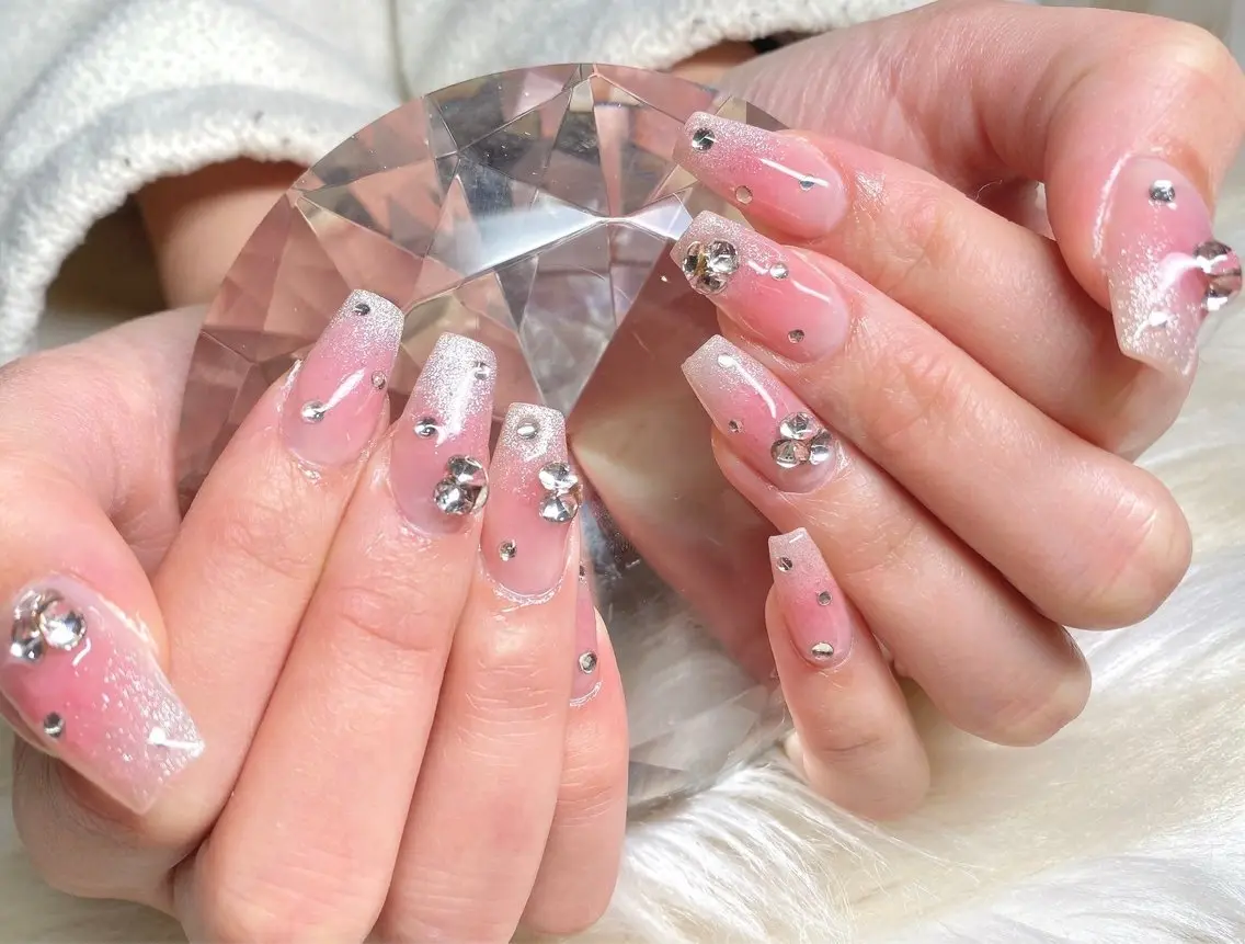 ネイル チークネイル 長さ出し フレンチネイル ジェルネイル グラデーション ハンドネイル Nail&eye Belire 新宿のネイルデザイン