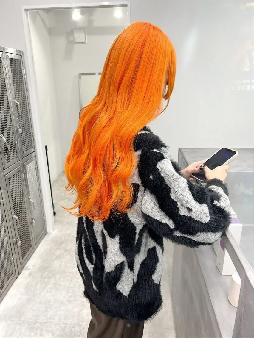 ロング カラー ヘアカラー トリートメント SARA 艶髪/髪質改善のヘアスタイル