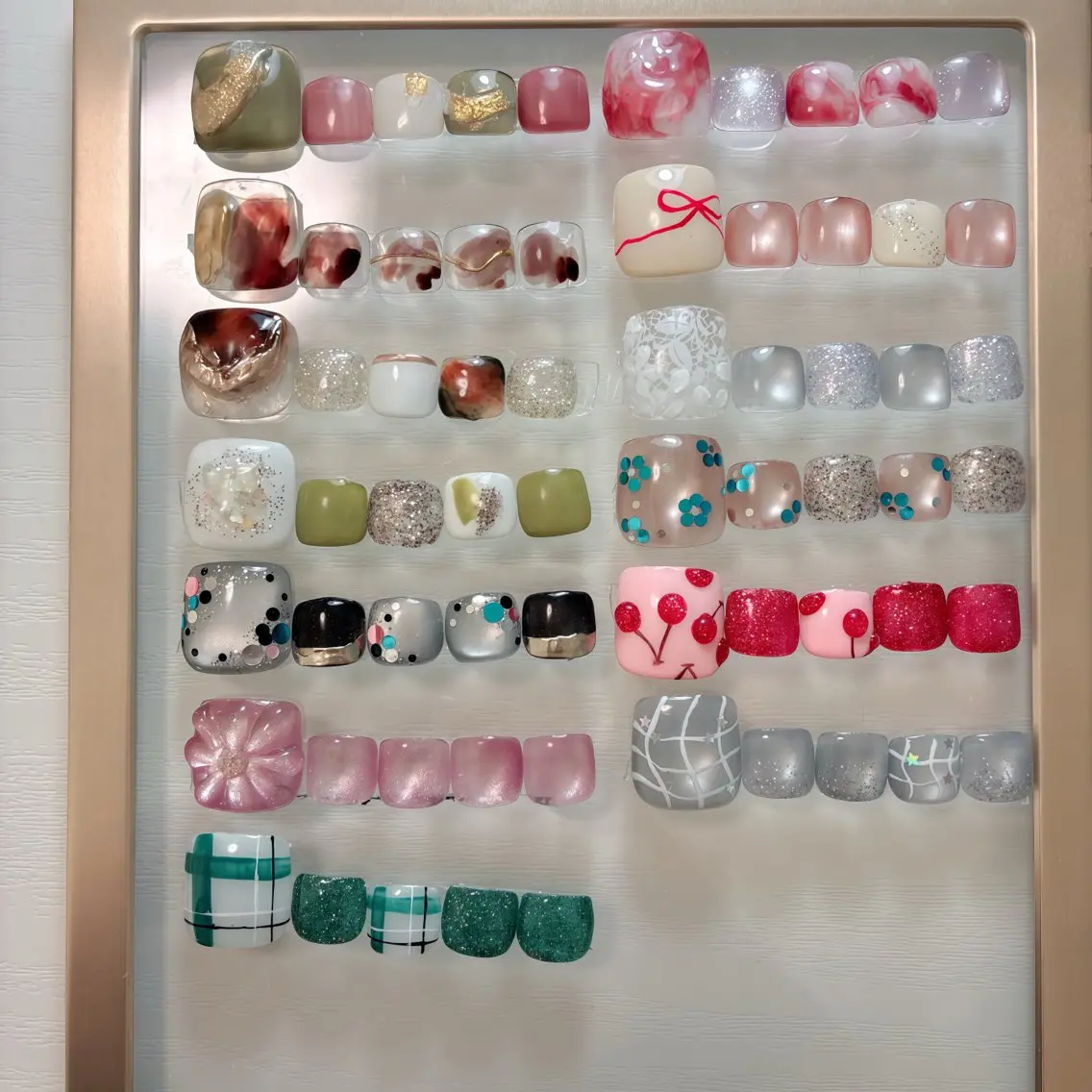 ネイル フットネイル 氷ネイル・うるうるネイル マグネットネイル ニュアンスネイル シンプルネイル フットネイル nail salon anoneのネイルデザイン