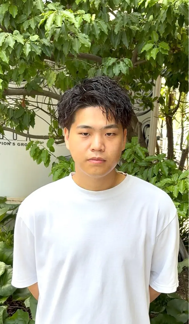 ミディアム パーマ 岡本 佳久のヘアスタイル