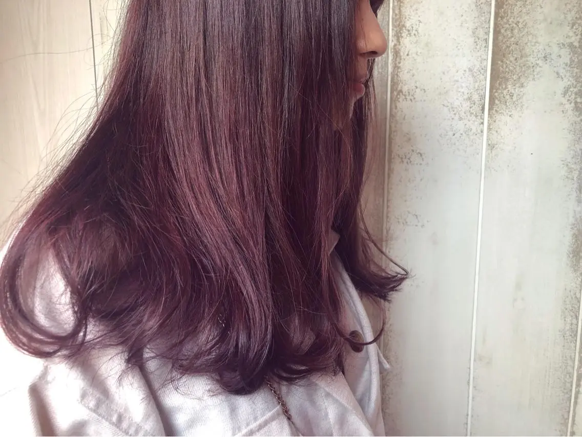 セミロング カラー ブリーチ グラデーションカラー ピンクカラー カット ヘアカラー トリートメント パ ルのヘアスタイル