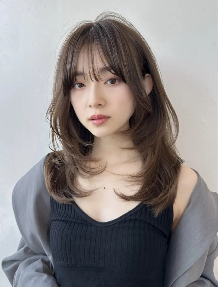 ロング レイヤーカット ロング momoka Jr.stylistのヘアスタイル