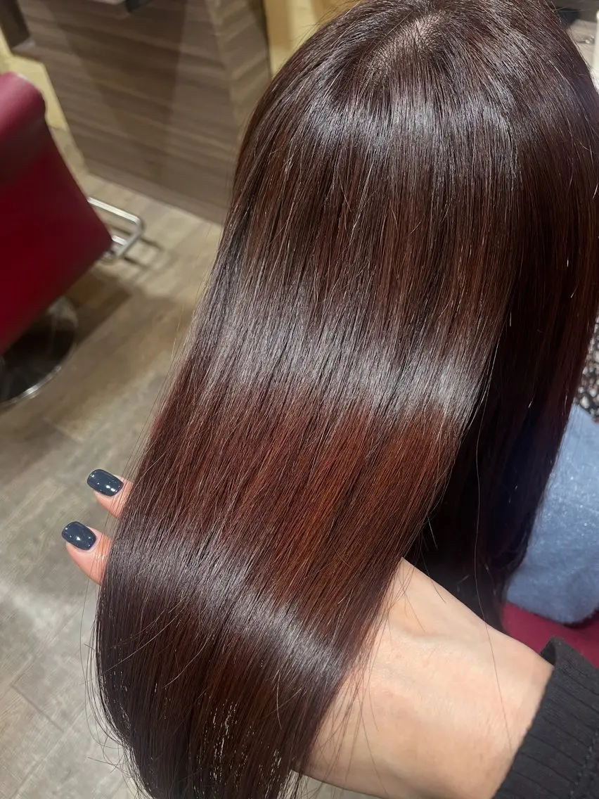 ロング 色落ちまで可愛い🩷 透明感🩵安江理緒のヘアスタイル